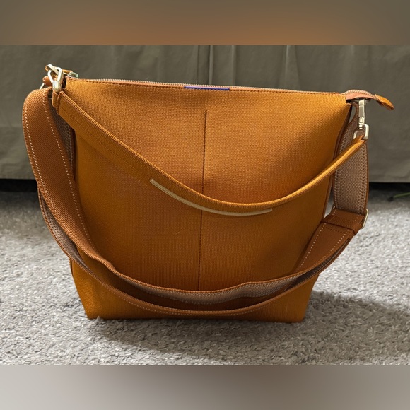 Rothy’s Amber Mini Zip Bucket Bag - Picture 2 of 4